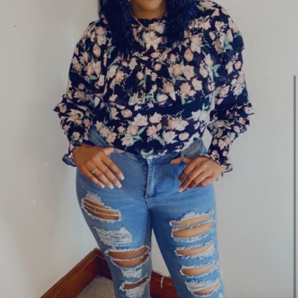 SHEIN Top - Picture 2 of 3